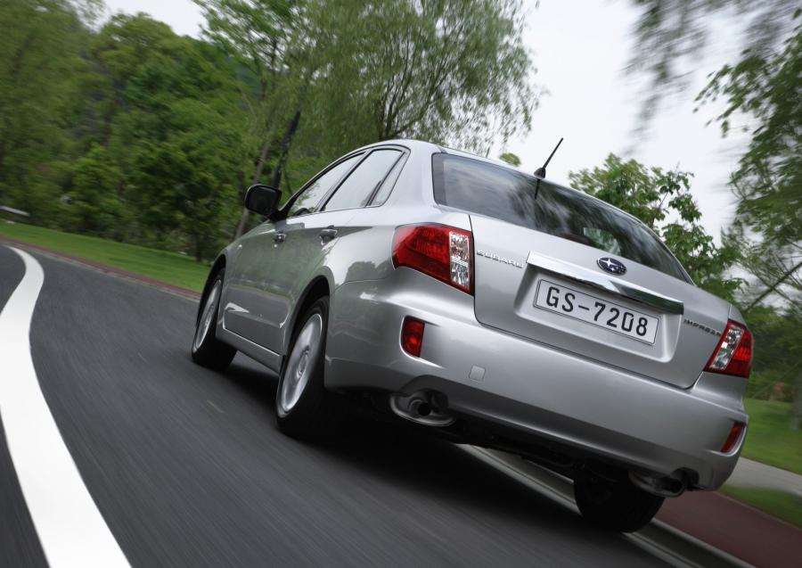  Subaru Impreza Sedan 2008 года  (фото 15 из 19)